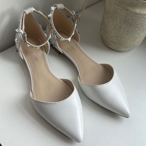 Marc fisher metal stud pointed shoes